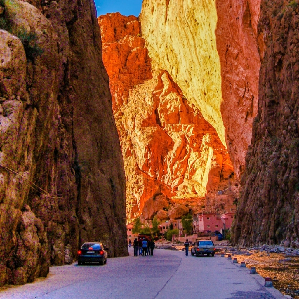 Todra Gorges impressive canyon on the 4 days tour from Marrakech to Merzouga